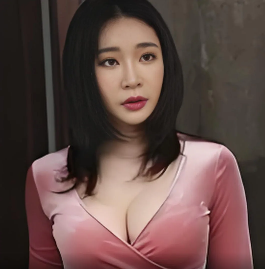 年轻的嫂子4海报