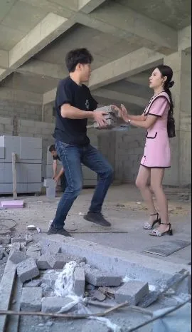 重金求夫竟得神婿海报
