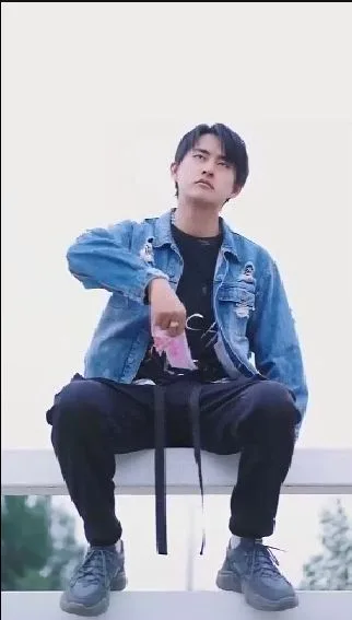 激活行善积德系海报